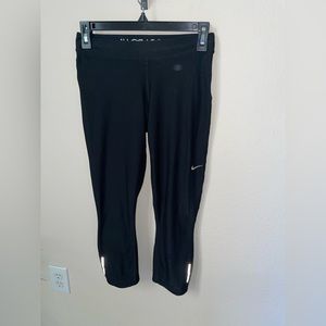 Quarter-Lenth Dri Fit Nike Athletic Leggings